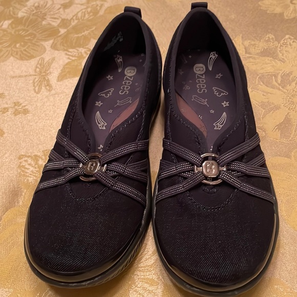 Bzees Shoes - Bzees /flat slip on shoes